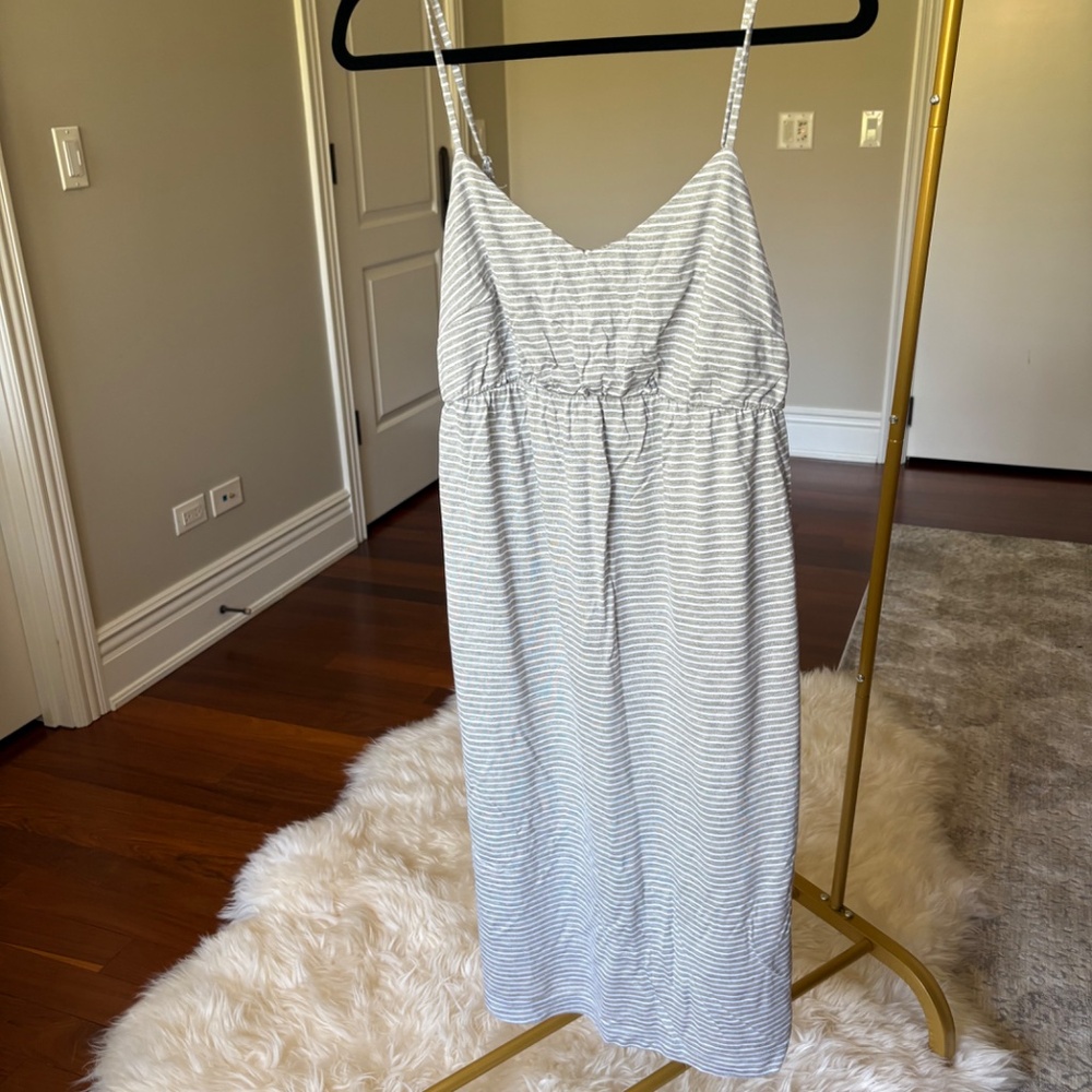 GapMaternity- Grey and white striped babydoll dress, small - Picture 4 of 8
